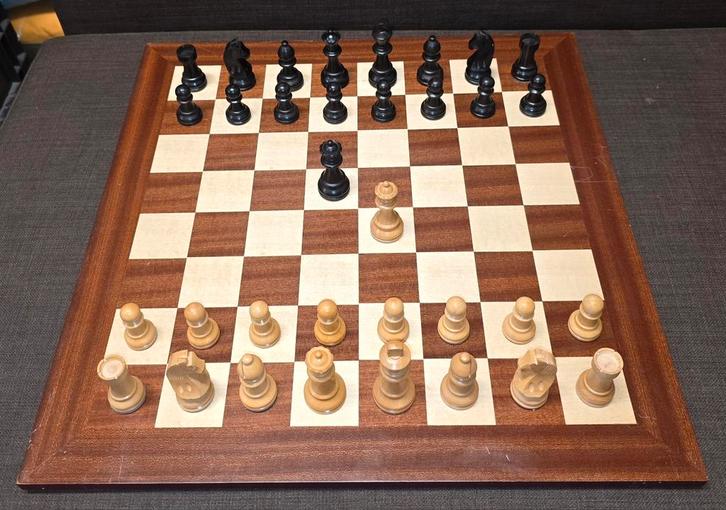 Staunton Schaakset met 4 Dames, Hobby en Vrije tijd, Gezelschapsspellen | Bordspellen, Zo goed als nieuw, Ophalen of Verzenden