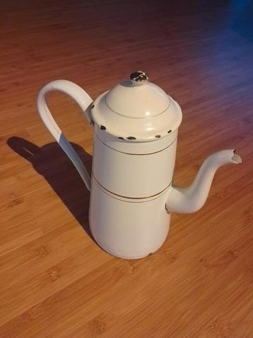 Antieke Emaille Koffiepot beschikbaar voor biedingen