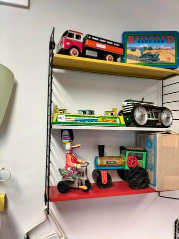 Vintage tomado rekje beschikbaar voor biedingen