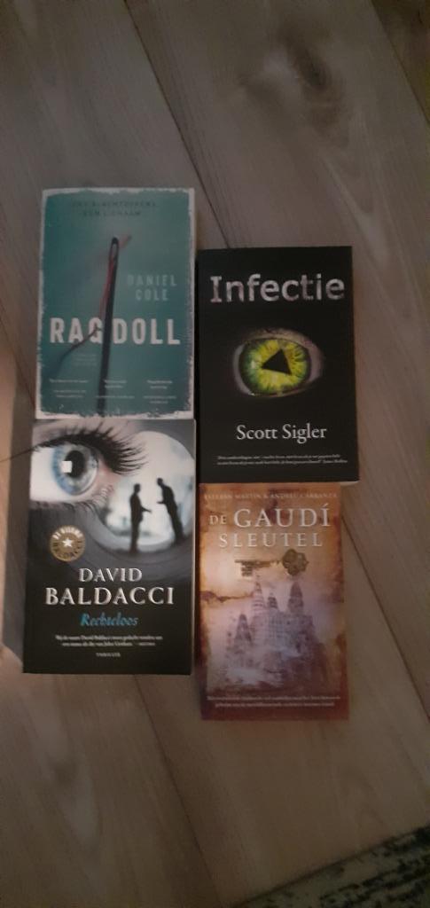Thrillers Baldacci/Cole/Martin & Carranza/Sigler leuke prijs, Boeken, Thrillers, Zo goed als nieuw, Nederland, Verzenden