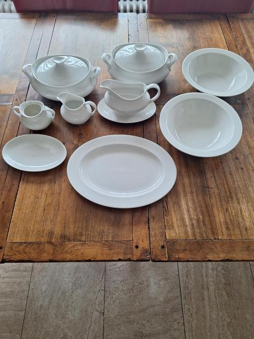 servies merk Royal Doulton type white rice  t.c. 1012, Huis en Inrichting, Keuken | Servies, Zo goed als nieuw, Schaal of Schalen