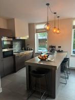 Keuken met nieuwe combi ovens en natuursteen blad, Huis en Inrichting, Keuken | Complete keukens, Ophalen, Zo goed als nieuw, Graniet of Steen