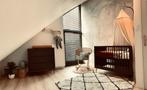 Babykamer Zavi (ledikant, commode, plank) + stoel en extras, Kinderen en Baby's, Kinderkamer | Complete kinderkamers, Ophalen