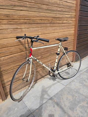 Vintage Heren racefiets met bidonhouder. RIH 501 REYNOLDS beschikbaar voor biedingen