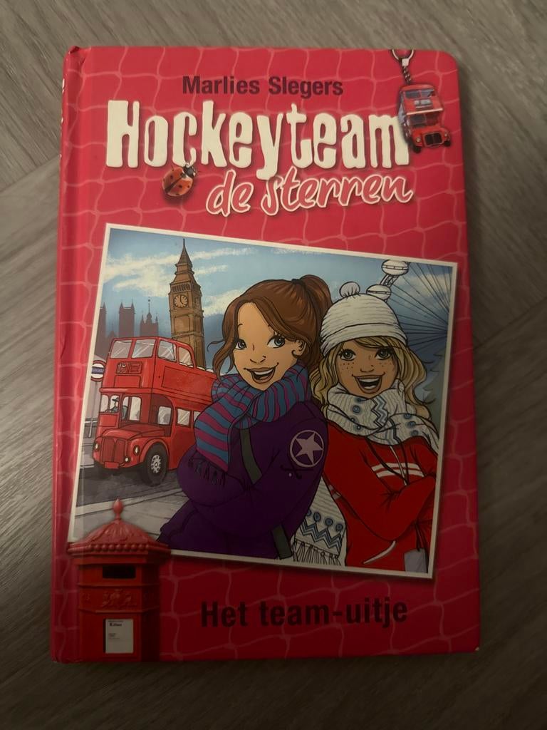 Hockeyteam de Sterren Het team uitje- Marlies Slegers, Boeken, Ophalen of Verzenden, Zo goed als nieuw, Fictie algemeen