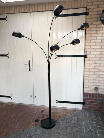 Te koop staande schemerlamp beschikbaar voor biedingen