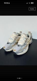 Nike V2K Gold/Silver Sneakers, Ophalen of Verzenden, Zo goed als nieuw, Overige kleuren