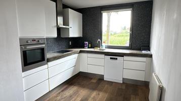Ikea Hoekkeuken met beton Blad beschikbaar voor biedingen