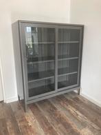 Metalen vitrinekast met glas ikea idasen grijs, Ophalen, 100 tot 150 cm, Glas, 100 tot 150 cm