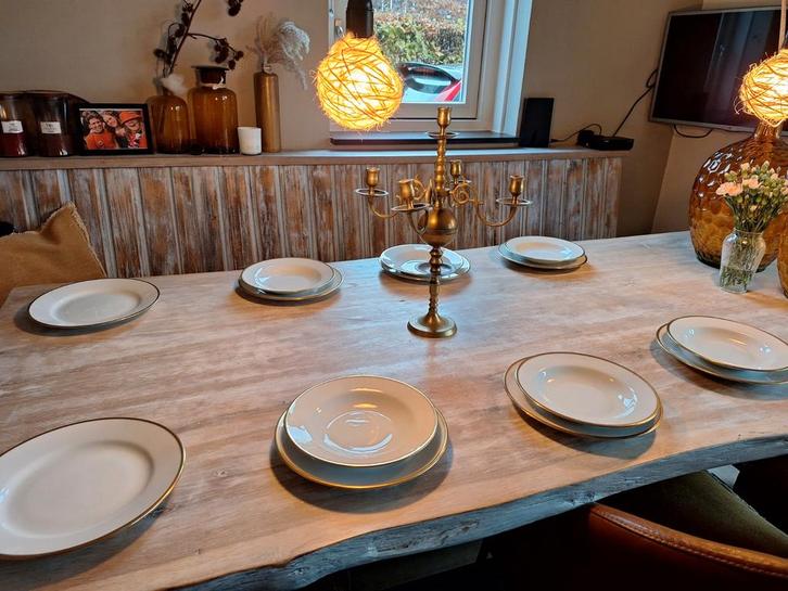 Nieuwe 14 delig porselein Borden met gouden rand, Huis en Inrichting, Keuken | Servies, Zo goed als nieuw, Bord(en), Effen, Porselein