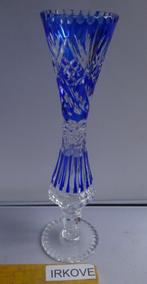 BOHEEMS KRISTAL * FRAAIE SLANKE VAAS * Op Voet *, Antiek en Kunst, Verzenden
