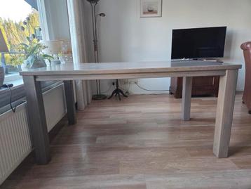 Eettafel 160x90 cm beschikbaar voor biedingen