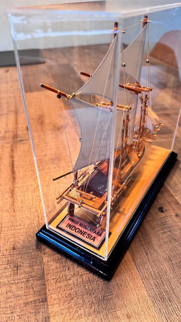 Pinisi nusantara indonesia modelboot, Hobby en Vrije tijd, Modelbouw | Boten en Schepen, Zo goed als nieuw, Ophalen