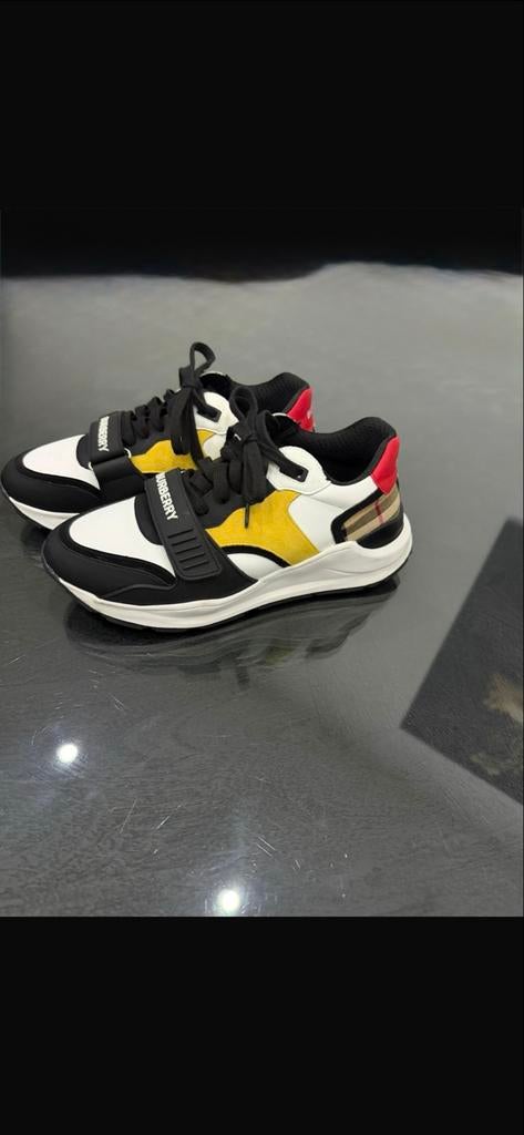 Burberry Schoenen Maat 41 nieuw, Ophalen of Verzenden, Zo goed als nieuw, Overige kleuren, Sneakers of Gympen