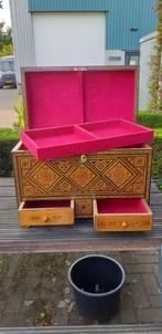 Bruidskist juwelenkist schatkist humidor, Ophalen