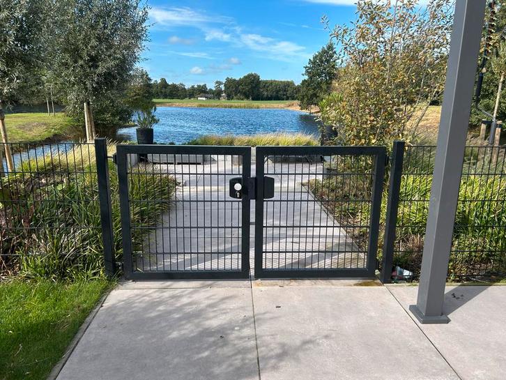 Als nieuw - Modern Zwart Tuinhek - 3 Jr Oud (dubbele staafm), Tuin en Terras, Tuinhekken en Hekwerk, Gebruikt, Tuinhek, IJzer