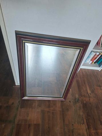 Klassieke Spiegel met Houten Frame beschikbaar voor biedingen
