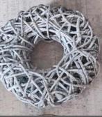 Brocante gevlochten krans van takken, grijs greywash 40 cm, Ophalen of Verzenden, Zo goed als nieuw
