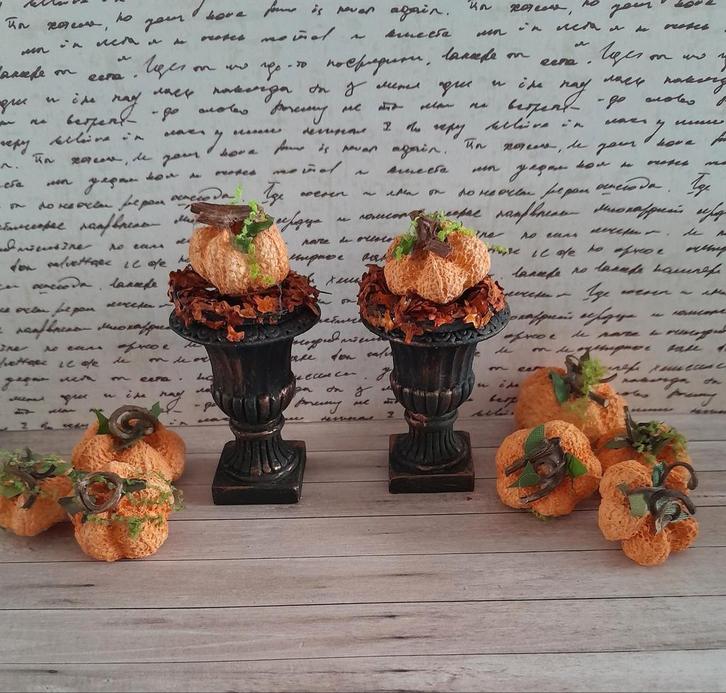 🎃 PPH 1.12 FRANSE GIETIJZEREN TUINVAZEN MET POMPOENEN 🎃, Verzamelen, Poppenhuizen en Toebehoren, Zo goed als nieuw, Poppenhuis