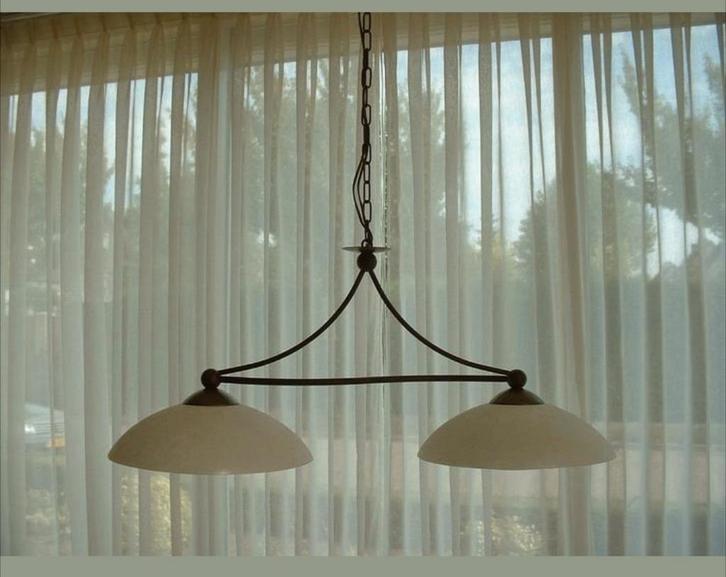 Grote eetkamerlamp met 2 schalen van melkglas., Huis en Inrichting, Lampen | Hanglampen, Zo goed als nieuw, Minder dan 50 cm, Glas