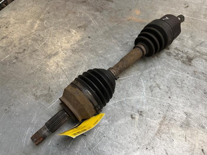 Aandrijfas links-voor van een Opel Corsa, Auto-onderdelen, Remmen en Aandrijving, Opel, Gebruikt, 3 maanden garantie, Ophalen of Verzenden