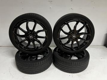 Ford Fiesta zwarte RC Velgen met zomerbanden 205/40ZR17 beschikbaar voor biedingen