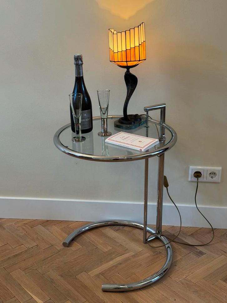 Toegeschreven Eileen Gray chromen design bijzettafel E 1027, Huis en Inrichting, Tafels | Sidetables, Zo goed als nieuw, 25 tot 50 cm