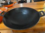 Gietijzeren Wokpan , groot 33 cm hoog 10 cm zwaar ;-)), Ophalen of Verzenden, Zo goed als nieuw, Gietijzer, Wok