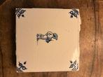 Antieke Blauw-Witte Tegel. Met voorstelling, Antiek en Kunst, Ophalen of Verzenden