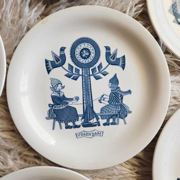 Ontbijtbordje Royal Sphinx keramiek klederdracht Volendam  beschikbaar voor biedingen