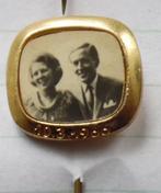 Pin - Huwelijk Beatrix en Claus - 10-03-1966, Verzamelen, Koninklijk Huis en Royalty, Ophalen, Zo goed als nieuw, Nederland, Speld(je) of Lepel(tje)
