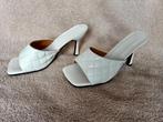 BIJNA NIEUW Hakken Slipper wit maat 38, Ophalen, Wit, Sandalen of Muiltjes, Zo goed als nieuw