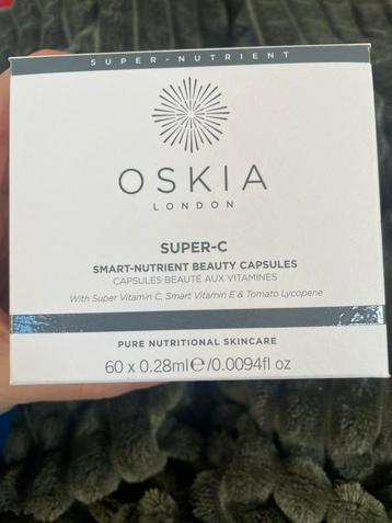 Oskia Super-C Smart Nutrient Beauty Capsules (60 stuks) beschikbaar voor biedingen