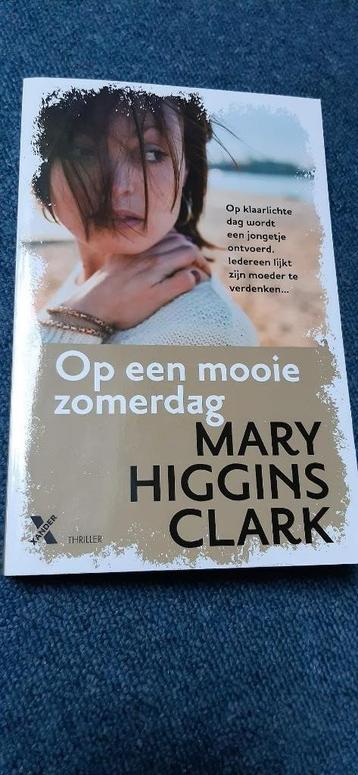 Mary Higgins Clark - op een mooie zomerdag beschikbaar voor biedingen