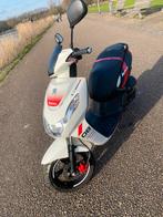 Peugot kisbee 50cc, Fietsen en Brommers, Scooters | Peugeot, Ophalen, Overige modellen, Maximaal 45 km/u, Zo goed als nieuw