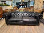 Gave Vintage chesterfield 3 zits bank Zwart met antiek look, Antiek en Kunst, Antiek | Meubels | Stoelen en Banken, Ophalen of Verzenden