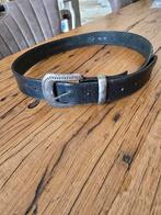 Te koop zwarte lederen heren riem, 105 cm inclusief de gesp., Zo goed als nieuw, Riem of Ceintuur, Echt leder, Zwart