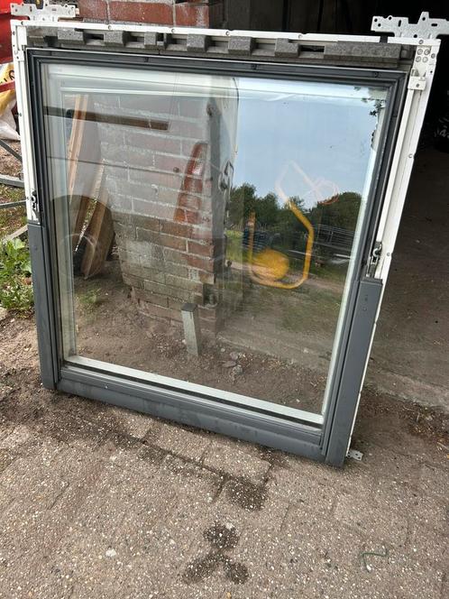 Velux dakraam GGU SK06 0050, Doe-het-zelf en Verbouw, Glas en Ramen, Gebruikt, Dakraam, 80 tot 120 cm, 80 tot 120 cm, Dubbelglas