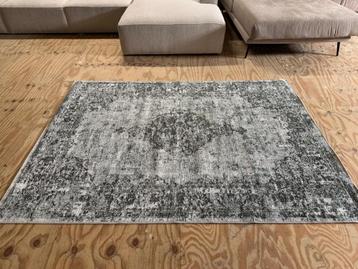 Vloerkleed Grey l Whoon | Meubilex l van €299,- voor €149,- beschikbaar voor biedingen