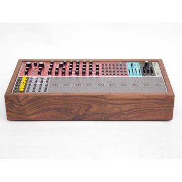 Eurorack skiff case - 6u 104hp - massief notenhout beschikbaar voor biedingen