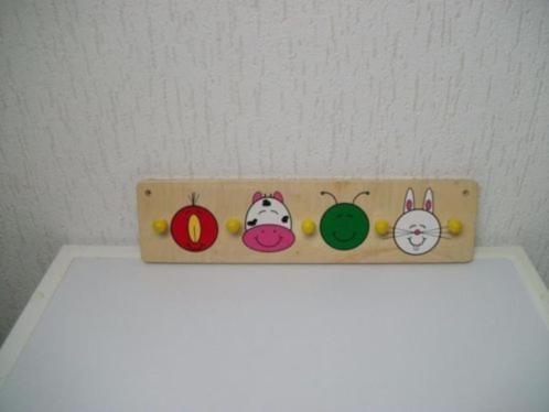 Houten kapstok met diertjes en 4 haakjes, Kinderen en Baby's, Speelgoed | Houten speelgoed, Nieuw, Overige typen, Ophalen of Verzenden
