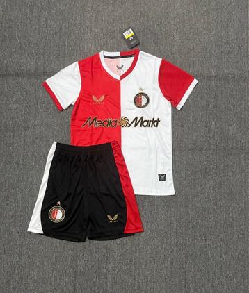Feyenoord thuis tenue/set prijs incl verzending en bedrukken beschikbaar voor biedingen