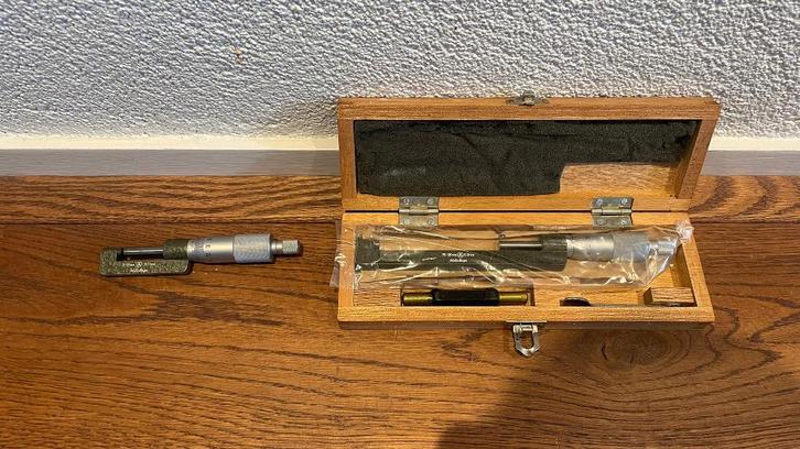 Mitutoyo micrometer schroefmaat platte beugel 0-25, 75-100mm, Doe-het-zelf en Verbouw, Meetapparatuur, Nieuw, Afstand, Ophalen of Verzenden