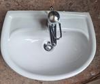 Halfronde wastafel met warm/koud kraan en stopper, Doe-het-zelf en Verbouw, Sanitair, Ophalen of Verzenden, Gebruikt, Steen, Wastafel