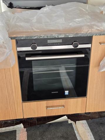 SIEMENS Iq500 Oven Ongebruikt en Nieuw  HB578HBS7 beschikbaar voor biedingen