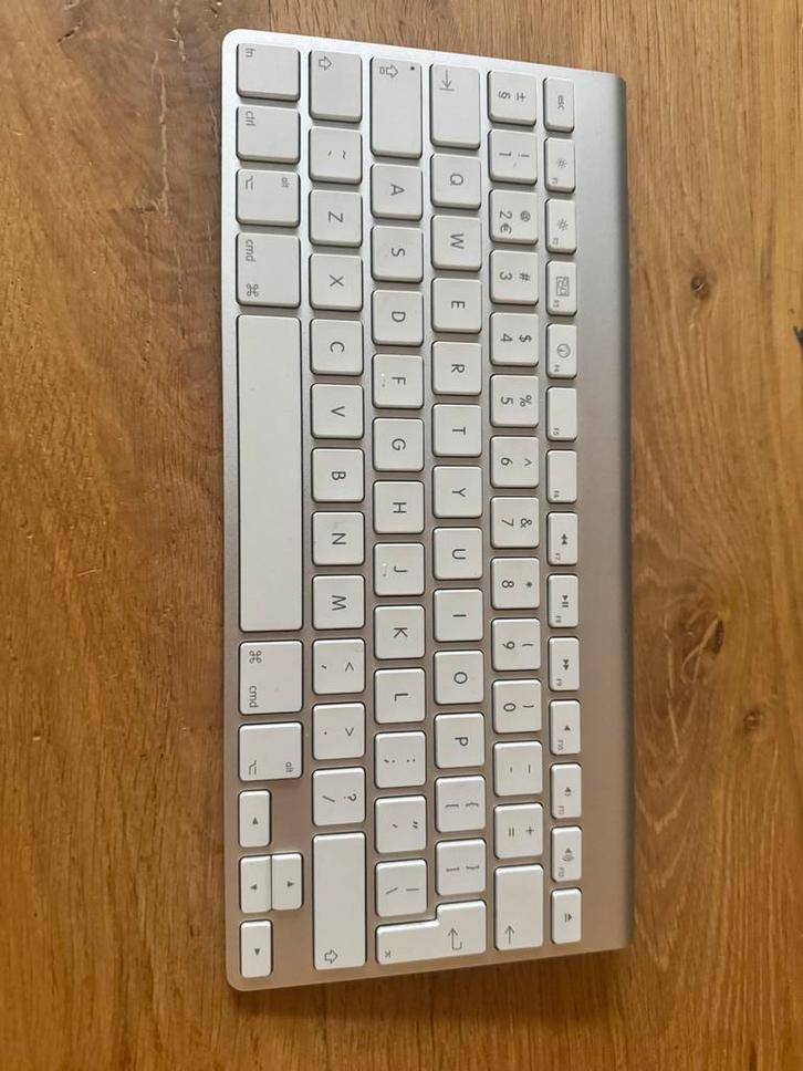 Apple Wireless Keyboard A1314 – Bluetooth, Computers en Software, Toetsenborden, Zo goed als nieuw, Ophalen of Verzenden