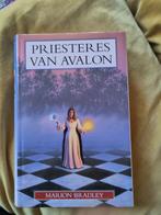 Priesteres van Avalon - Marion Bradley - Hardcover, Ophalen of Verzenden, Gelezen, Marion Bradley