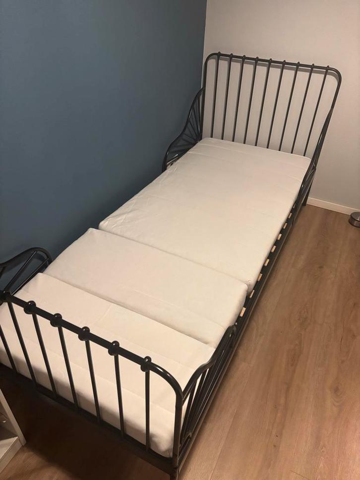Ikea Minnen Meegroei Bed - Zwart, Huis en Inrichting, Slaapkamer | Bedden, Gebruikt, Eenpersoons, 80 cm, 190 cm of minder, Metaal