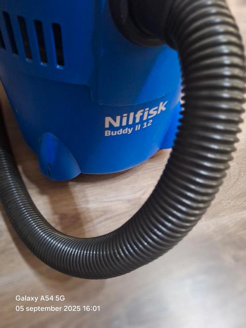 Nilfisk Buddy II 12 Stofzuiger, Witgoed en Apparatuur, Stofzuigers, Gebruikt, Stofzuiger, Minder dan 1200 watt, Stofzak, Ophalen