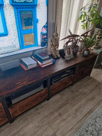 Sfeervol Tv meubel  beschikbaar voor biedingen